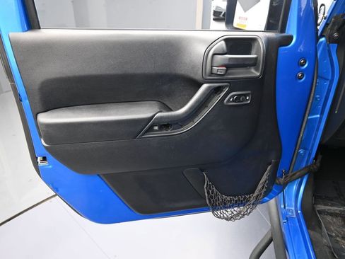 Used 2015 Jeep Wrangler Unlimited Sahara w/ Dual Top Group image 12