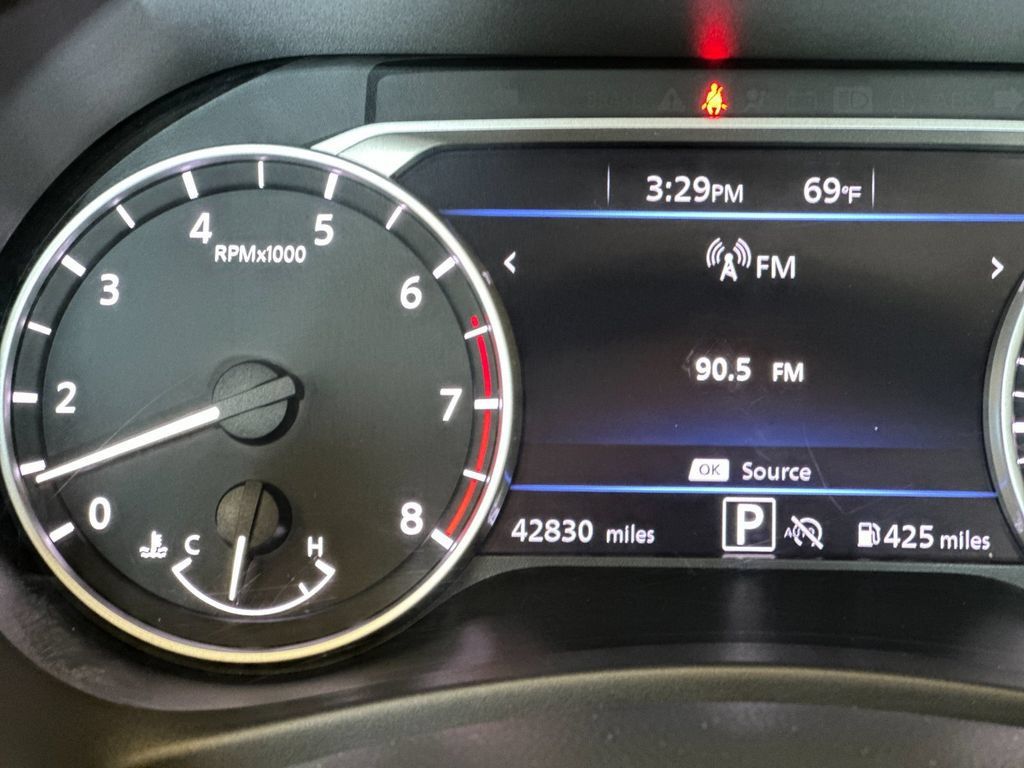 Used 2025 Nissan Sentra SV FWD image 25