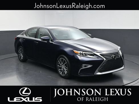 Used 2018 Lexus ES 350 w/ Luxury Package w/Wood Trim FWD image 3