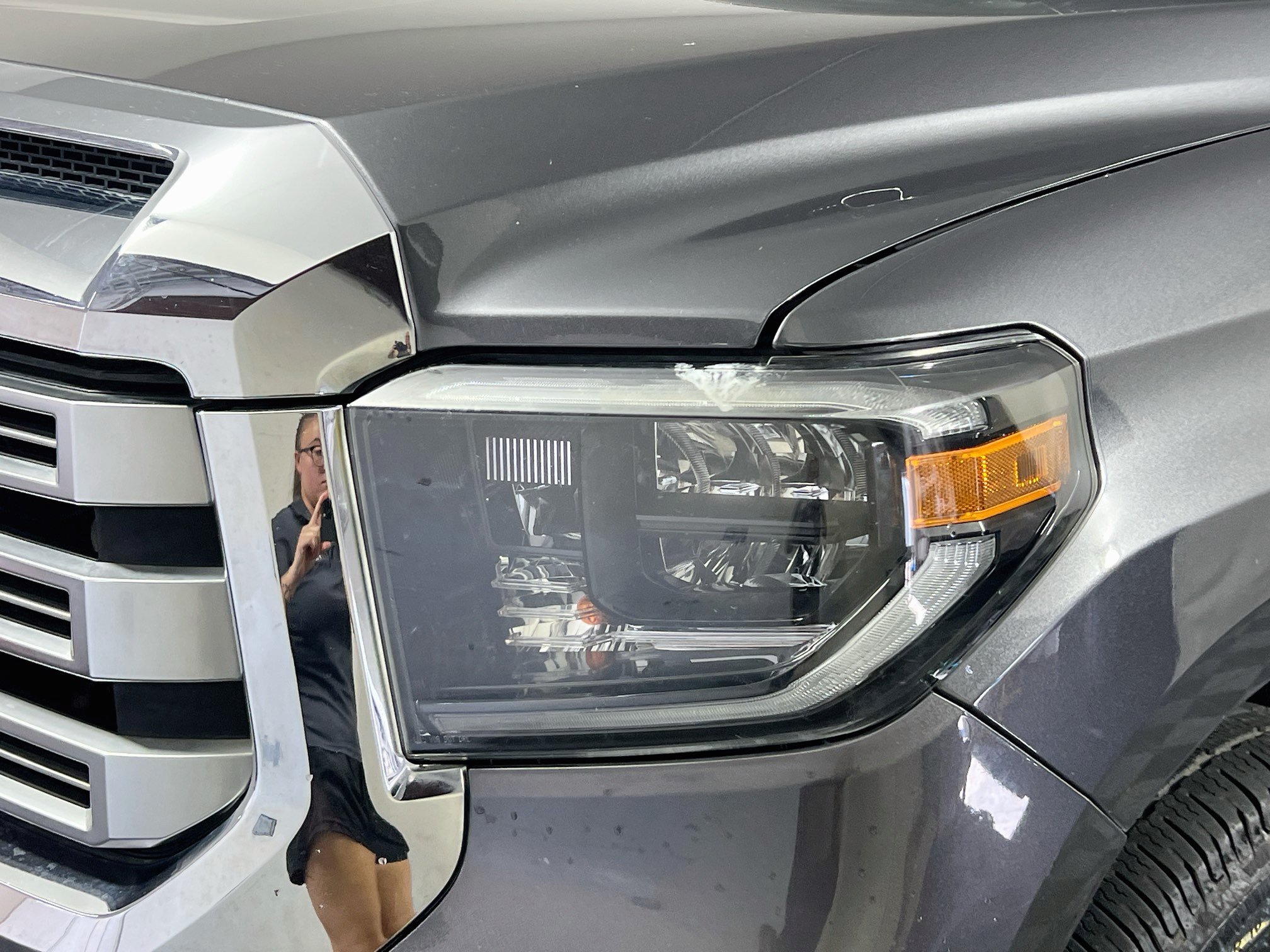 Used 2019 Toyota Tundra Limited w/ Limited Premium Package AWD/4WD image 11