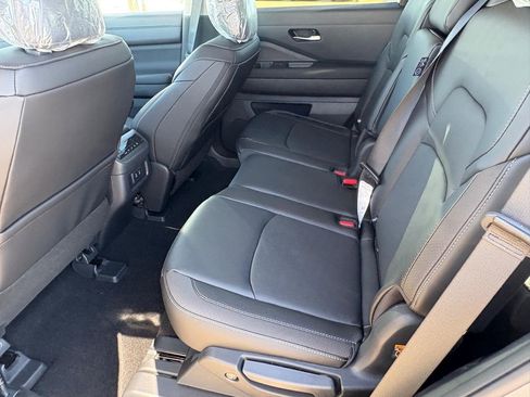 New 2026 Nissan Pathfinder SL FWD image 22