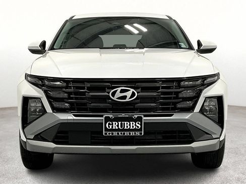 Used 2025 Hyundai Tucson SE AWD/4WD image 4