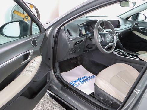 Used 2023 Hyundai Sonata SEL image 3