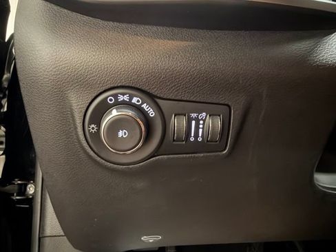 Used 2025 Jeep Compass Limited AWD/4WD image 36