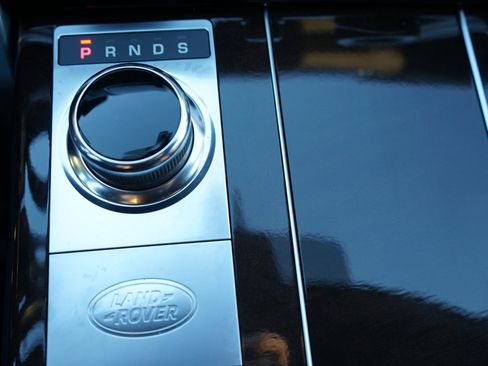 Used 2020 Land Rover Range Rover HSE image 17