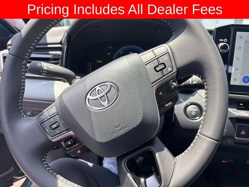 Used 2026 Toyota Camry SE FWD image 8