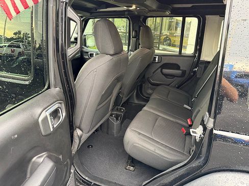 Used 2022 Jeep Wrangler Unlimited Sport w/ Sun And Sound Package AWD/4WD image 12
