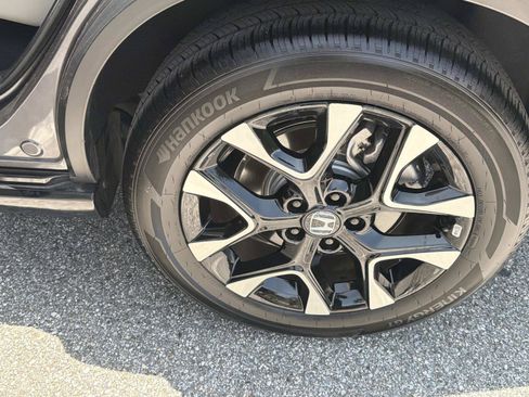 Used 2026 Honda HR-V EX-L image 11