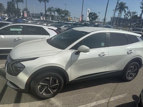 Certified 2023 Kia Sportage LX image 1