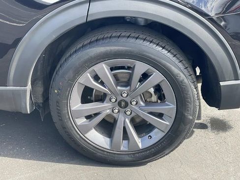 Used 2022 Ford Explorer XLT w/ Equipment Group 202A image 38