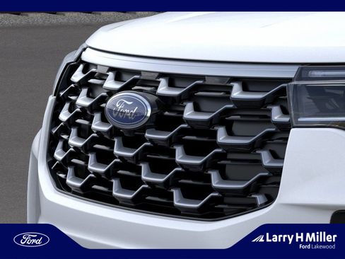 New 2026 Ford Explorer Platinum image 17