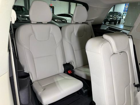 Used 2024 Volvo XC90 B5 Core AWD/4WD image 38
