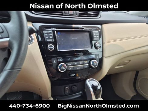Used 2017 Nissan Rogue SL w/ SL Premium Package AWD/4WD image 19