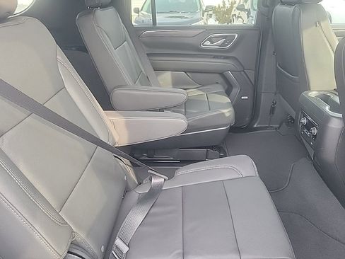 Used 2024 Chevrolet Suburban Z71 w/ Luxury Package image 31