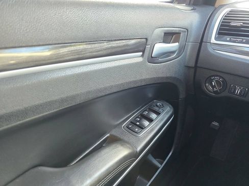 Used 2022 Chrysler 300 Touring L RWD image 30