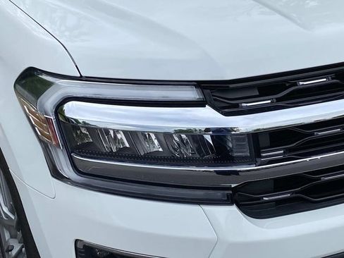 Used 2022 Ford Expedition Limited RWD image 4