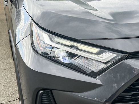 Used 2023 Toyota RAV4 LE FWD image 4