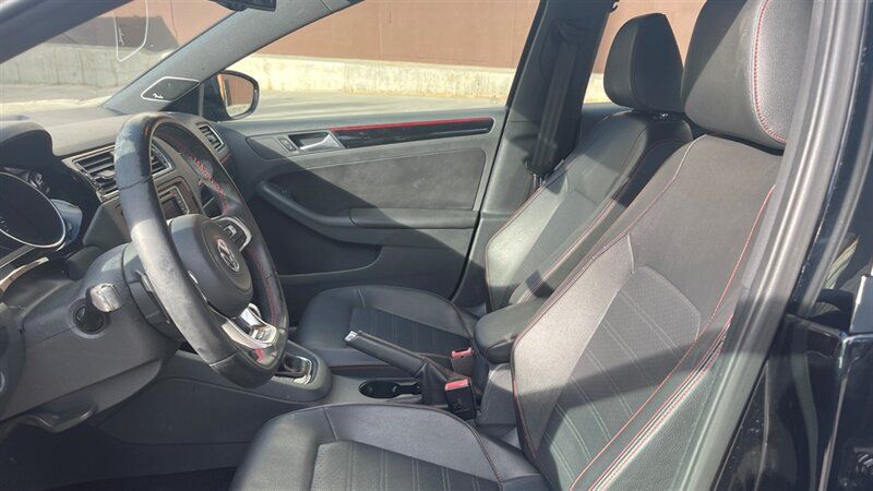 Used 2016 Volkswagen Jetta GLI SE FWD image 18