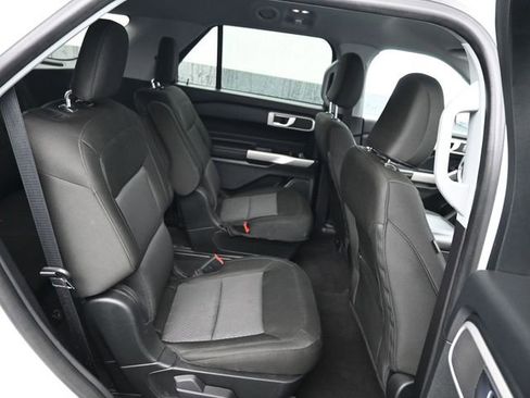 Used 2022 Ford Explorer XLT w/ Class IV Trailer Tow Package image 8