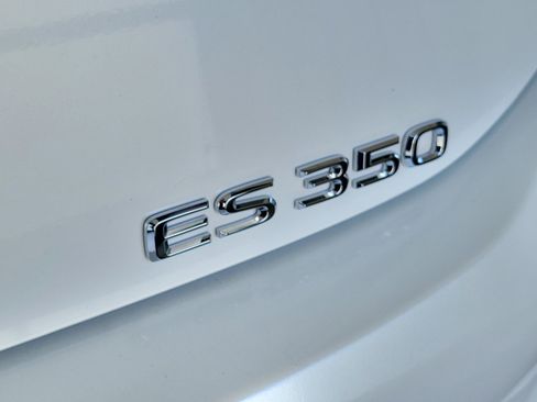Certified 2024 Lexus ES 350 w/ Premium Package image 6