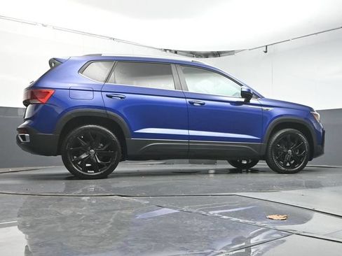 Used 2022 Volkswagen Taos SE FWD image 39