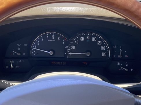 Used 2005 Cadillac XLR RWD image 29
