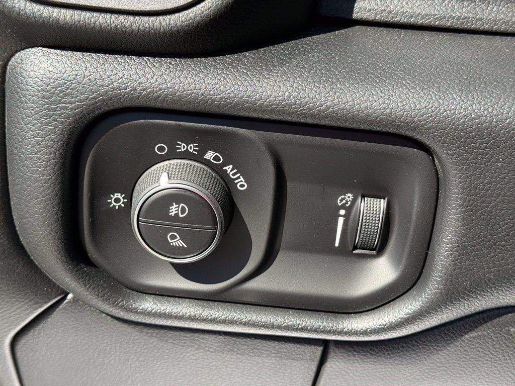 New 2026 RAM 3500 Tradesman AWD/4WD image 18