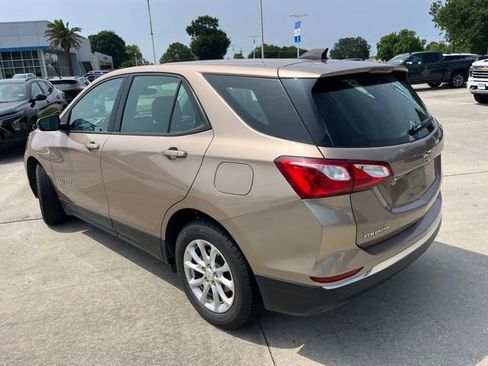 Used 2018 Chevrolet Equinox LS FWD image 4
