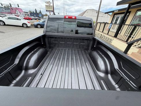 Used 2018 RAM 1500 Big Horn RWD image 16
