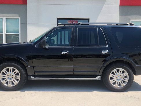 Used 2016 Ford Expedition XLT AWD/4WD image 3