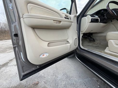 Used 2007 Cadillac Escalade AWD w/ Climate Package image 20