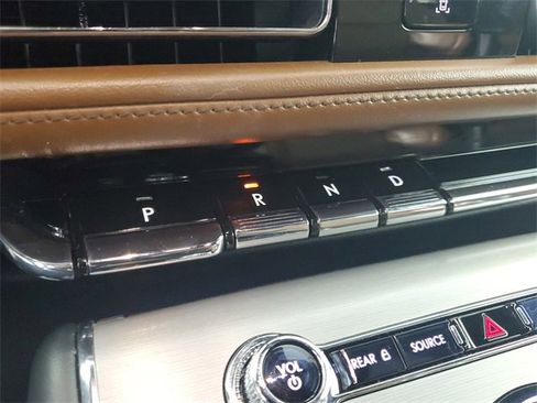 Used 2020 Lincoln Aviator Reserve w/ Elements Package Plus image 26