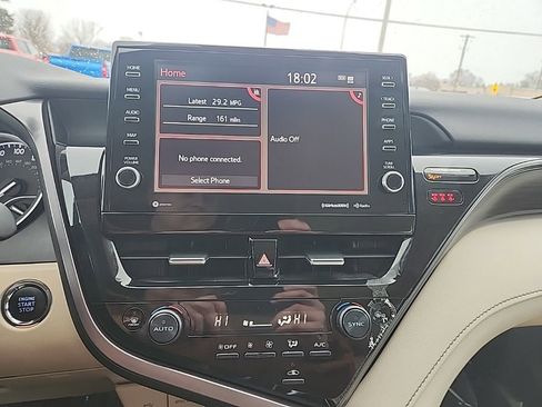 Used 2023 Toyota Camry XLE image 19