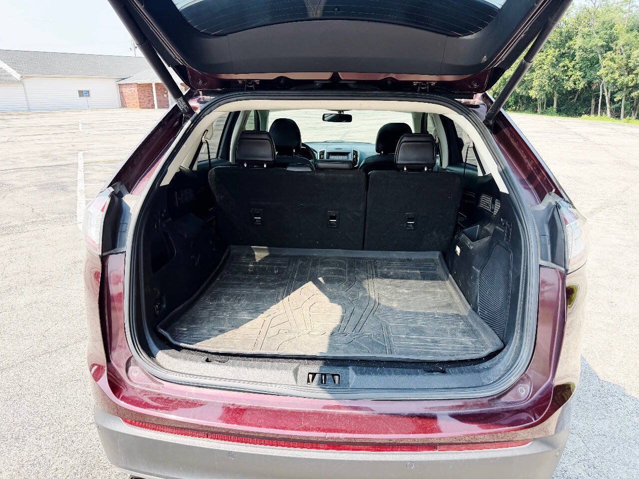 Used 2017 Ford Edge Titanium w/ Equipment Group 301A FWD image 16