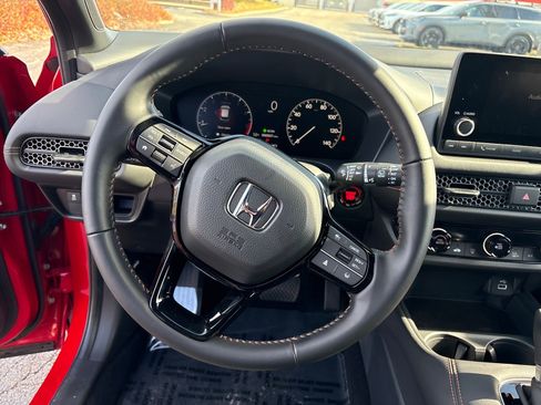 Used 2025 Honda HR-V Sport image 14
