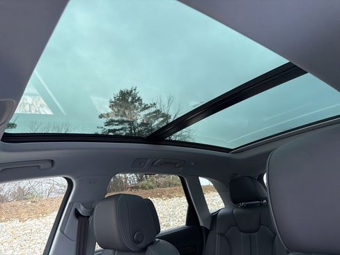 Used 2023 Audi Q5 2.0T Prestige w/ Prestige Package image 10