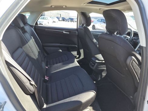 Used 2015 Ford Fusion SE w/ Equipment Group 201A image 17