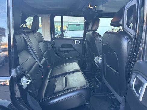 Used 2022 Jeep Wrangler Unlimited Sahara w/ Cold Weather Group image 21