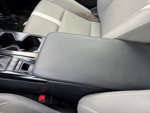 Used 2025 Toyota Camry SE w/ Convenience Package FWD image 27