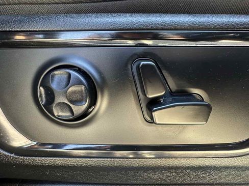Used 2023 RAM 1500 Limited AWD/4WD image 27