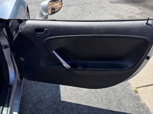 Used 2009 Saturn Sky w/ Premium Trim Package RWD image 15