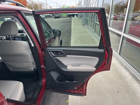Used 2018 Subaru Forester 2.5i Premium image 40