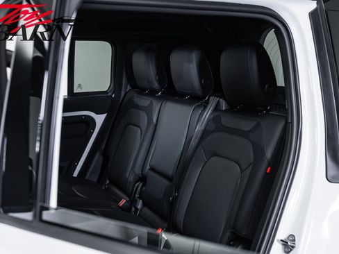 Used 2023 Land Rover Defender 110 X-Dynamic SE AWD/4WD image 41