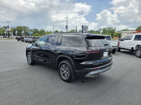 Used 2026 Chevrolet Traverse LT AWD/4WD image 3