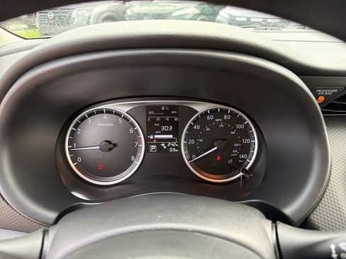 Used 2025 Nissan Kicks Play S FWD image 21
