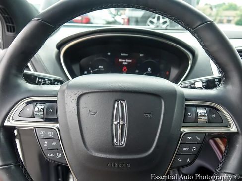Used 2019 Lincoln Nautilus Reserve AWD/4WD image 16