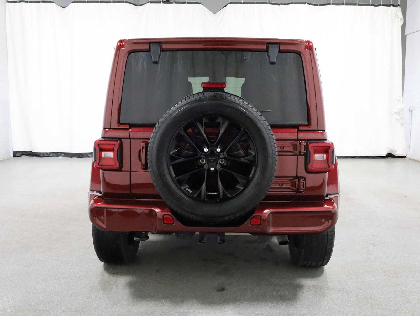 Used 2021 Jeep Wrangler Unlimited Sahara AWD/4WD image 7