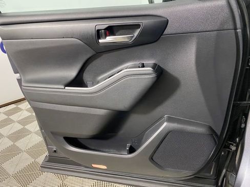 Used 2023 Toyota Highlander XSE image 23