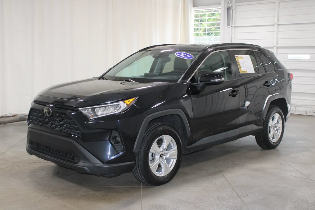 Used 2021 Toyota RAV4 XLE AWD/4WD image 4