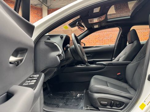 Used 2023 Lexus UX 250h F Sport AWD/4WD image 23